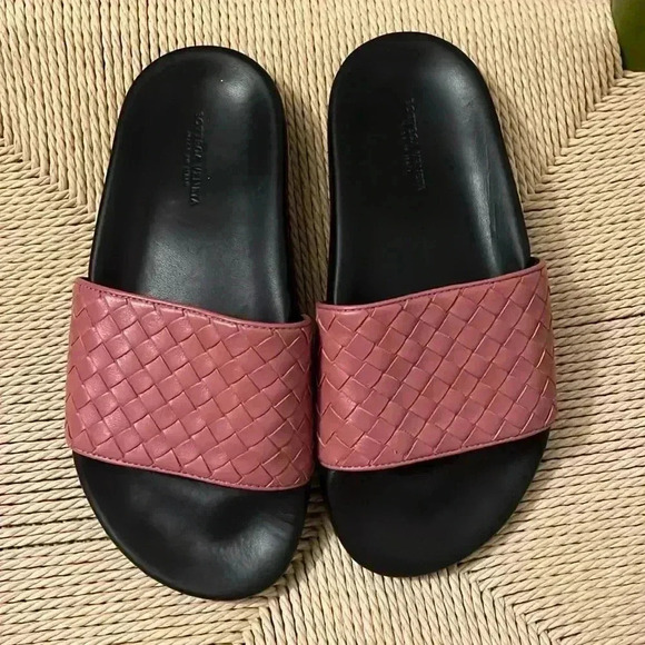 Bottega Veneta Shoes - Bottega Veneta Intrecciato Leather Flat Slides Size 36
